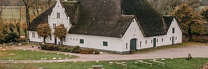  - zum Artikel 'Museum im Roten Haubarg: Kiek mal, wer da schnackt'