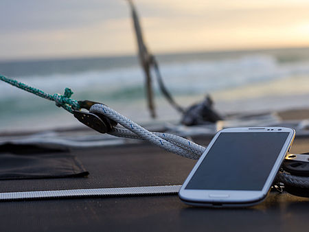 Smartphone auf Schiff