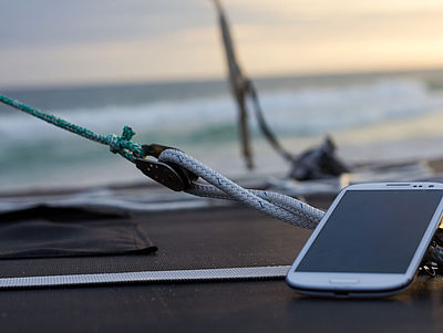 Smartphone auf Schiff