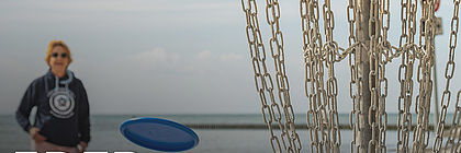  - zum Artikel ' Fliegende Scheiben und rasselnde Ketten am Ostseestrand'