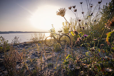 Fahrrad am Strandufer
