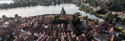 Luftaufnahme von Mölln - zum Artikel 'Stadtgeflüster in Schleswig-Holstein'