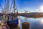 Krabbenkutter_im_Buesumer_Hafen__c__TMS_Buesum_GmbH.jpg